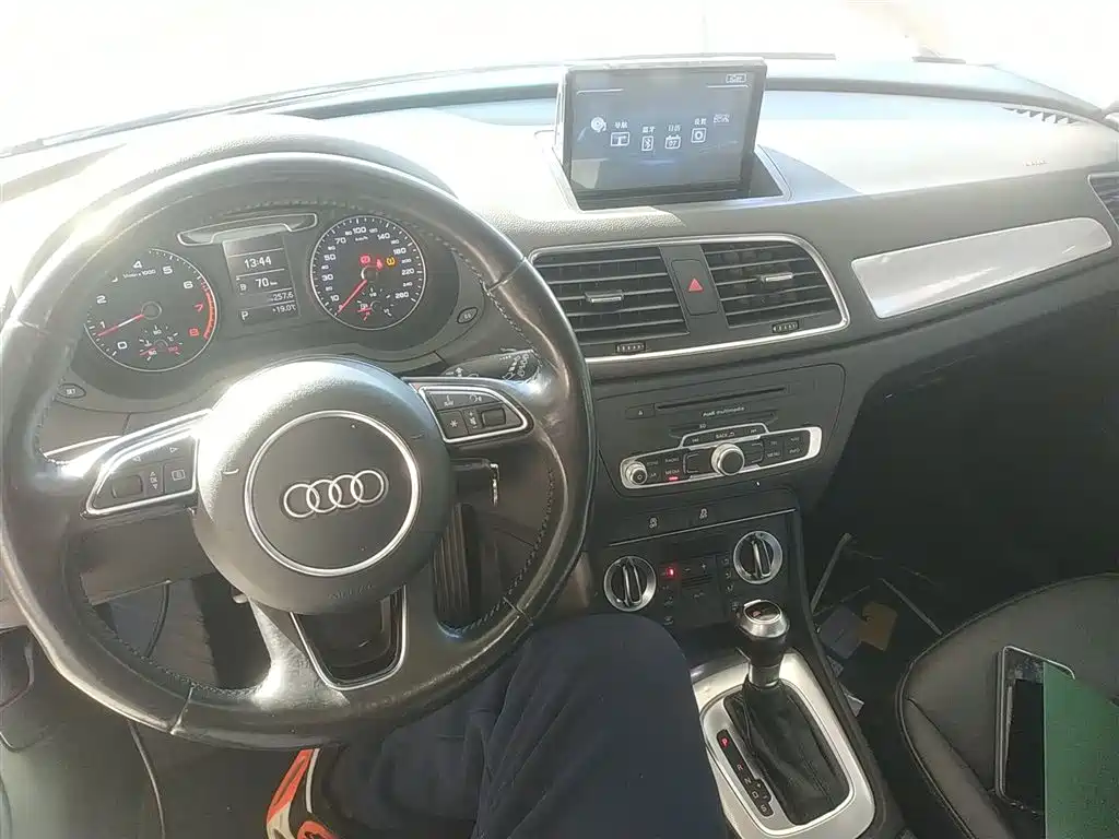 Audi Q3 2015 — фото 12