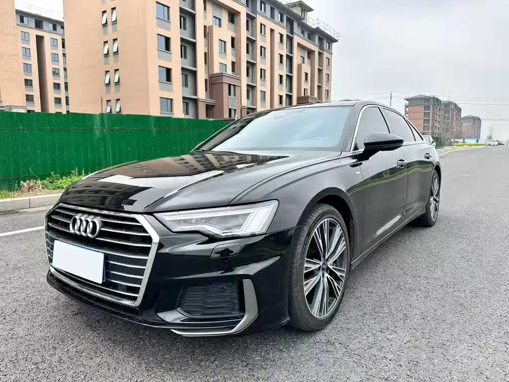 Audi A6L 2022 — фото 1