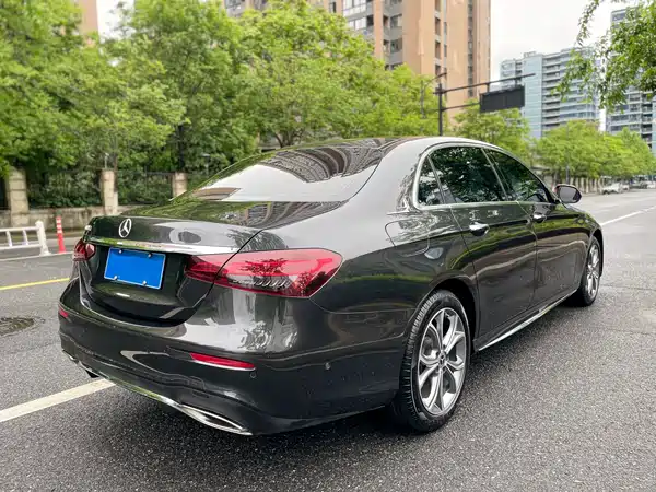 Mercedes-Benz E-Class 2022