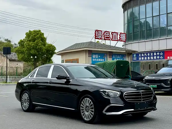 Mercedes-Benz E-Class 2022