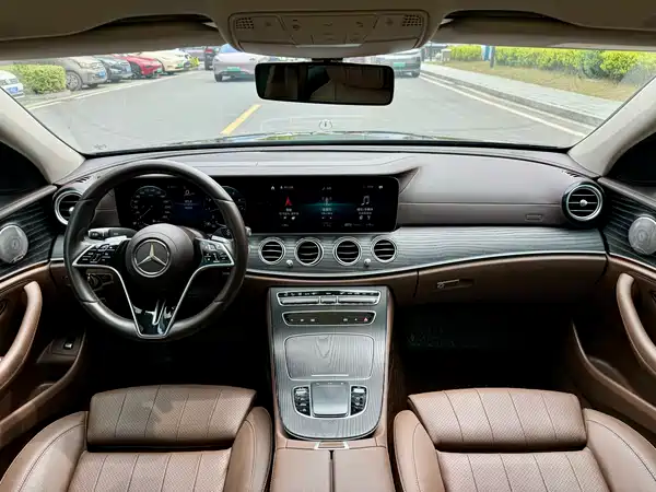 Mercedes-Benz E-Class 2022