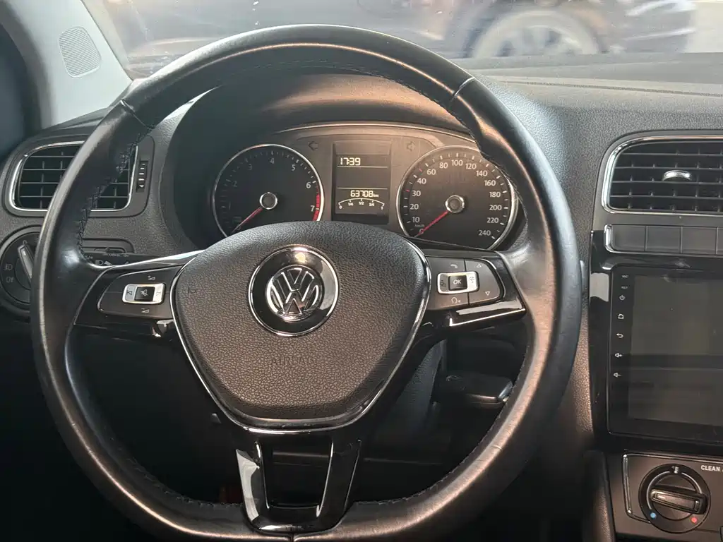 Volkswagen Polo 2018 — фото 11