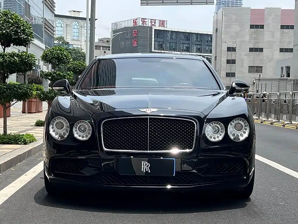 Bentley Flying Spur 2018 — фото 2