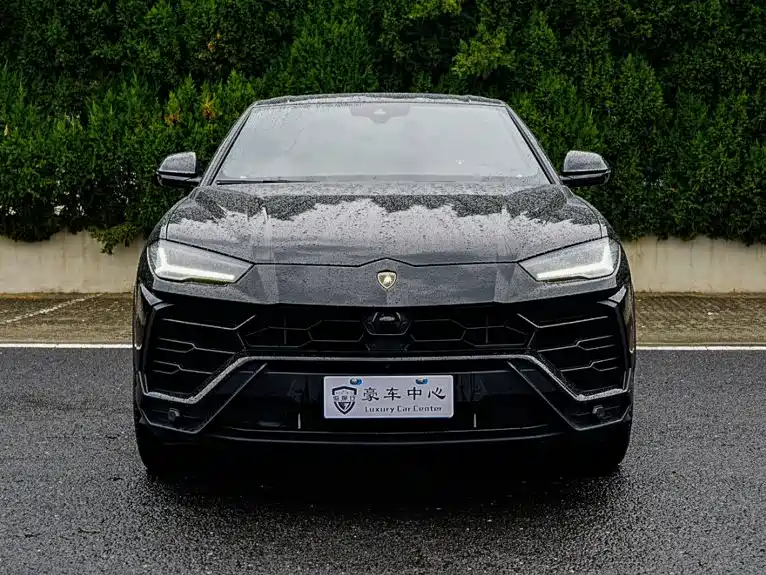 Lamborghini Urus 2024 — фото 3