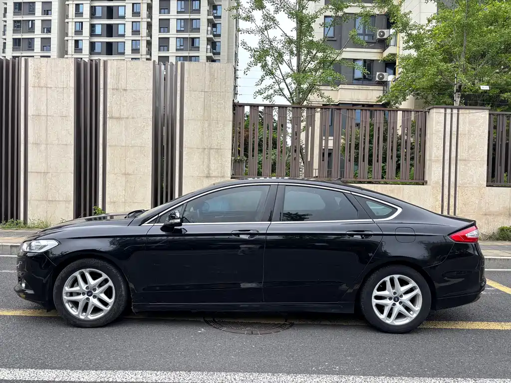 Ford Mondeo 2015 — фото 6