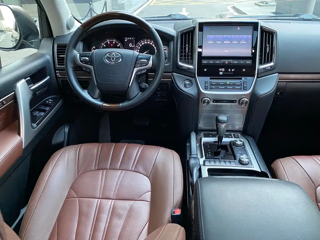 Toyota Land Cruiser 2019 — фото 16