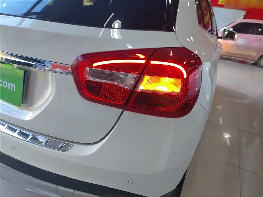 Mercedes-Benz GLA 2017 — фото 24