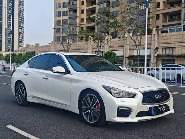 Infiniti Q50 2014