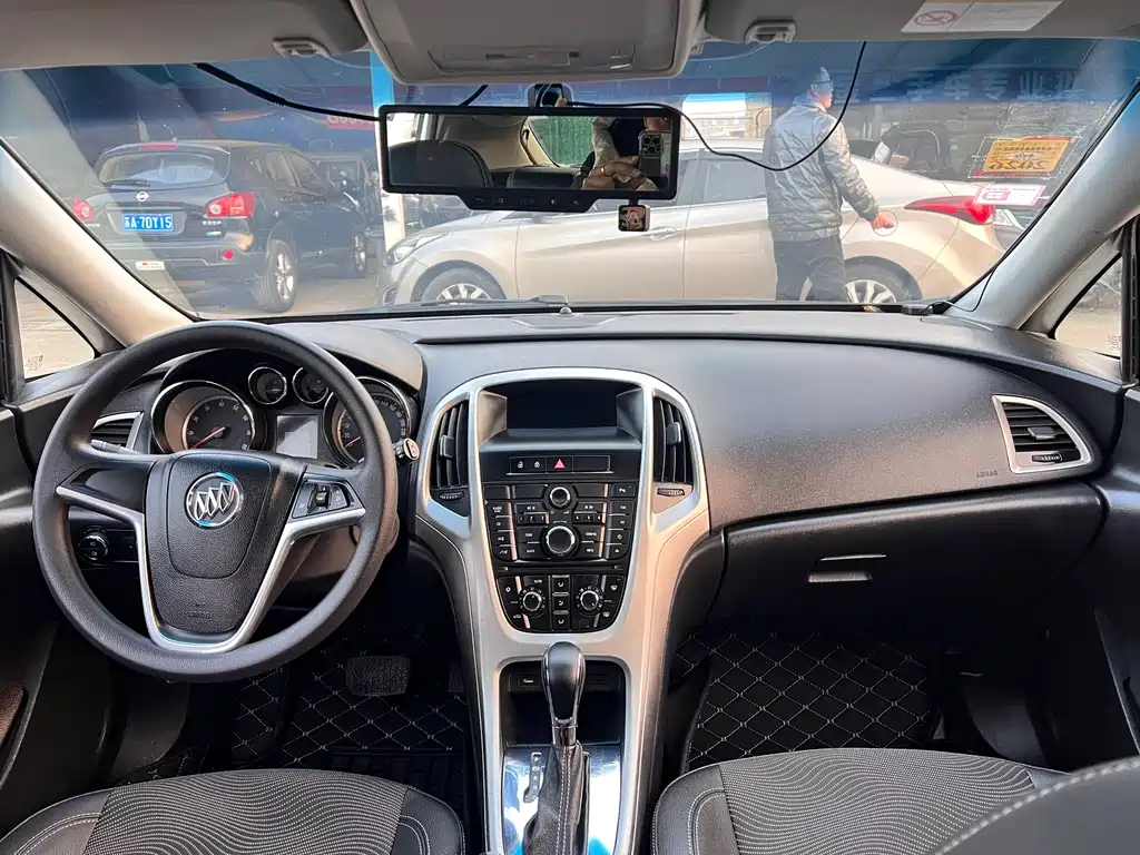 Buick Excelle 2014 — фото 14