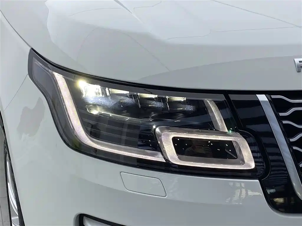 Land Rover Range Rover 2022 — фото 34