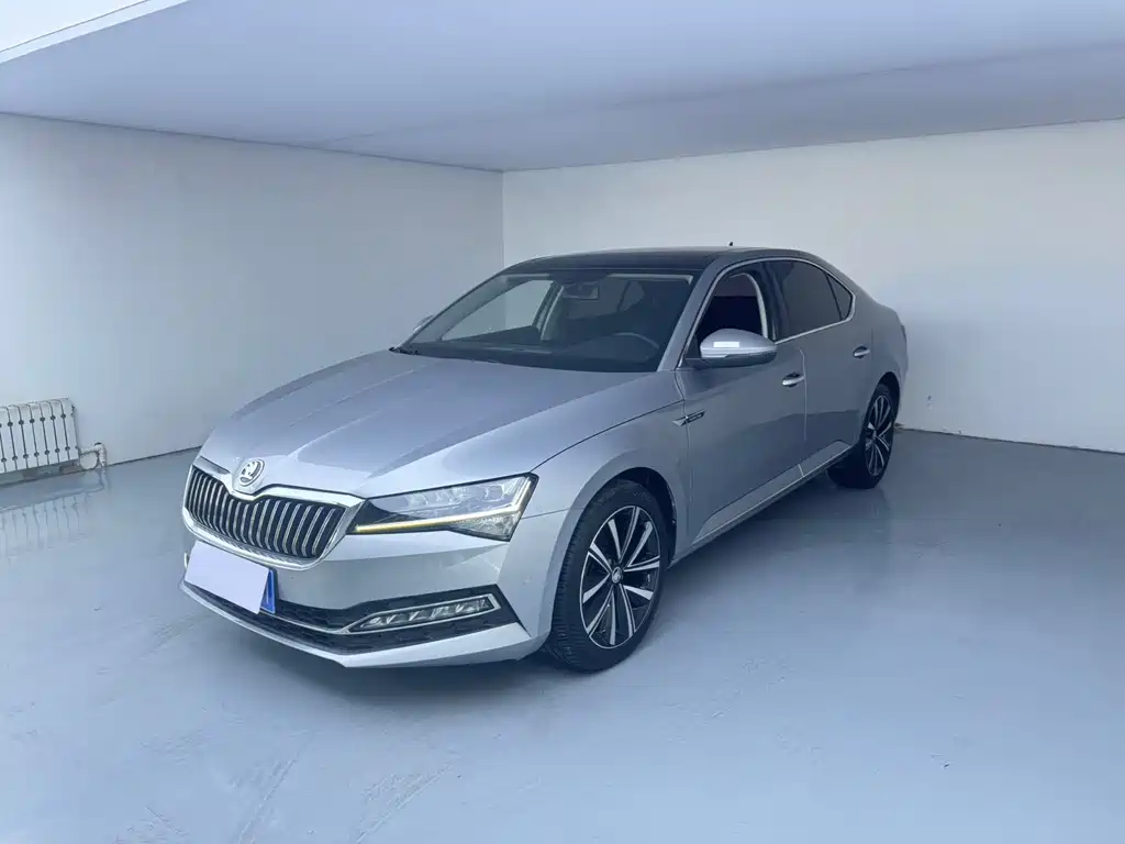 Skoda Superb 2023 — фото 1