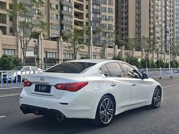 Infiniti Q50 2014