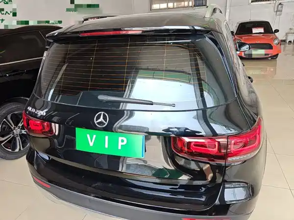 Mercedes-Benz GLB 2023
