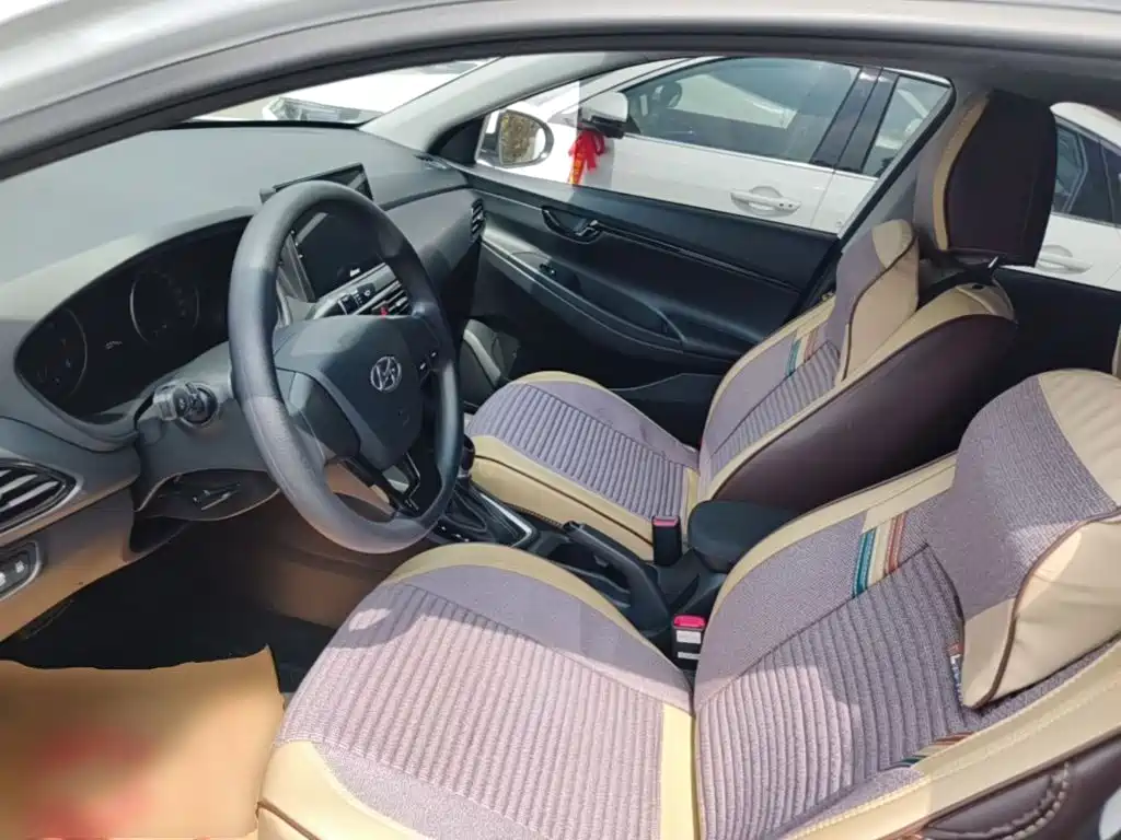 Hyundai Elantra 2023 — фото 15