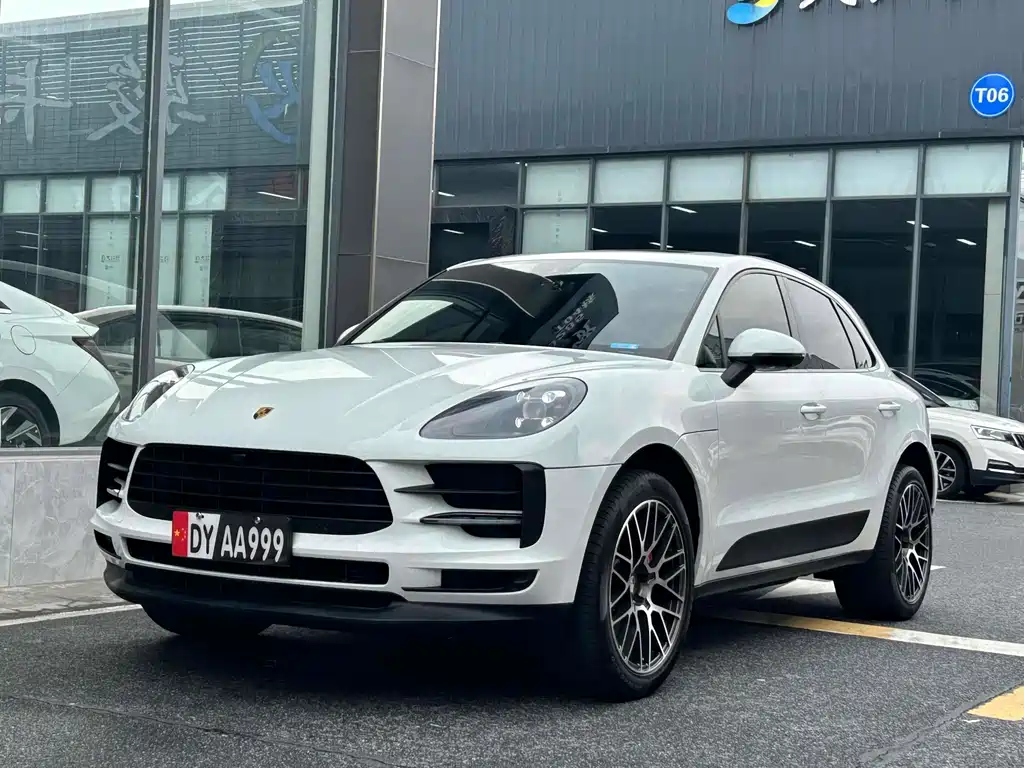 Porsche Macan 2019 — фото 1