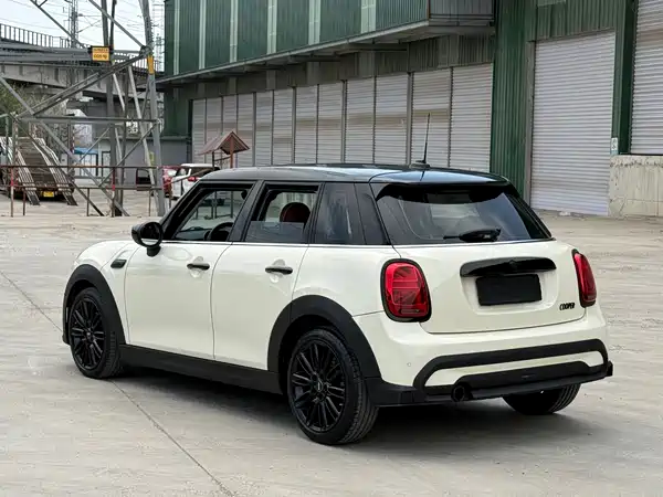 MINI MINI 2022