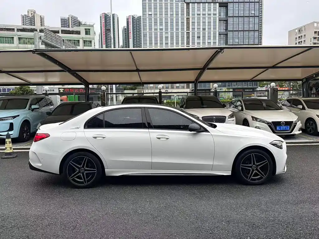 Mercedes-Benz C-Class 2023 — фото 4
