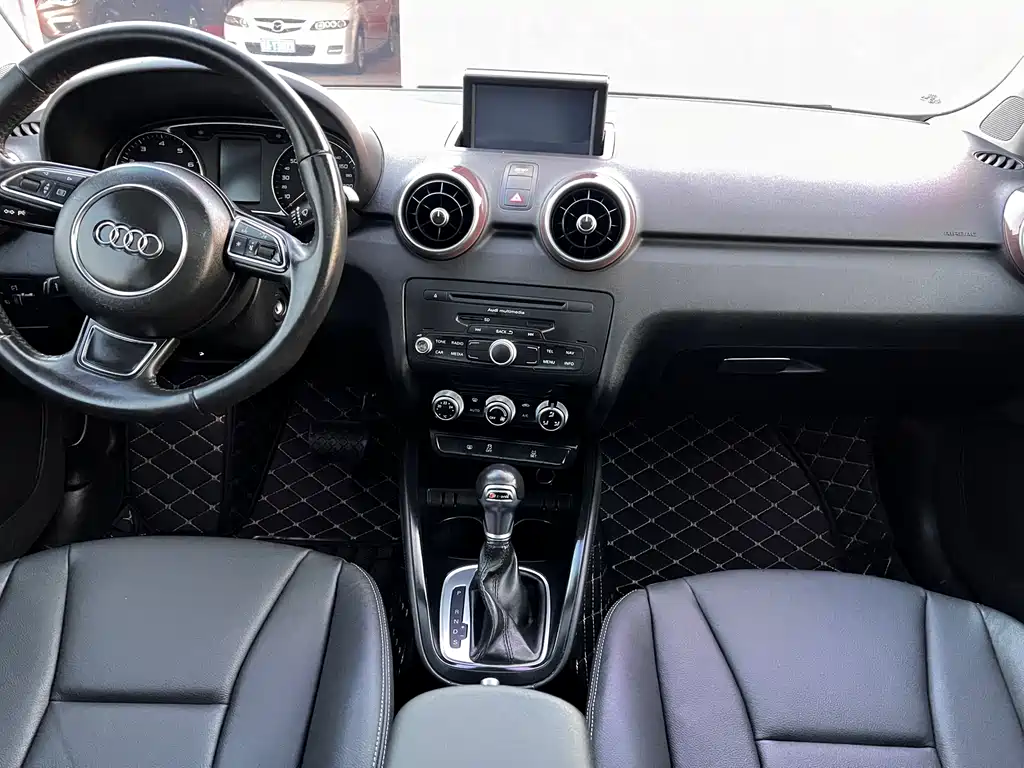 Audi A1 2014 — фото 15