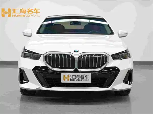 BMW 5 Series 2025