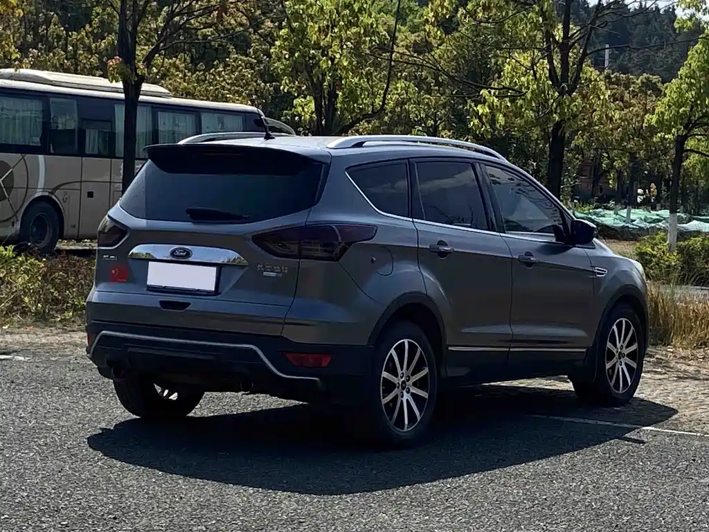 Ford Kuga 2016 — фото 4