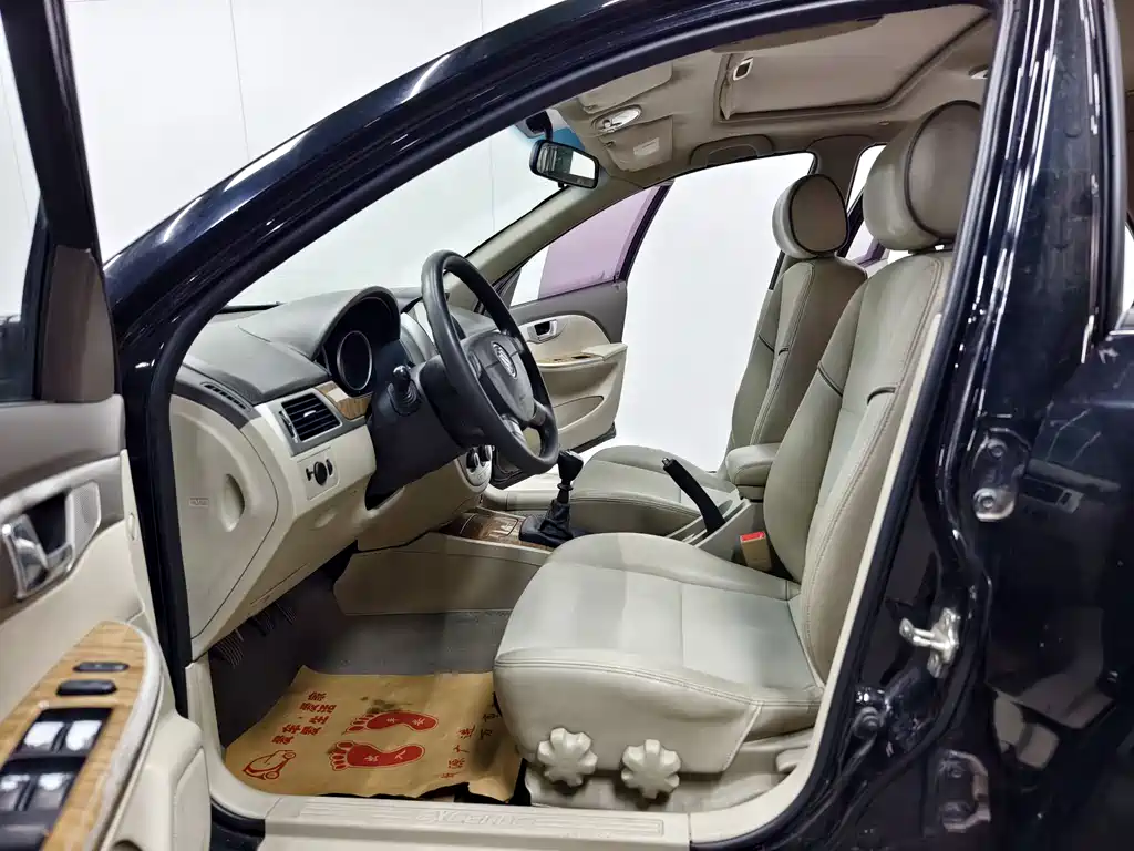 Buick Excelle 2015 — фото 11
