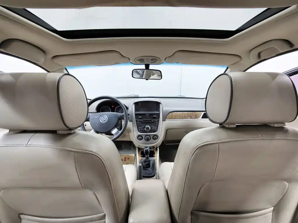 Buick Excelle 2015 — фото 10