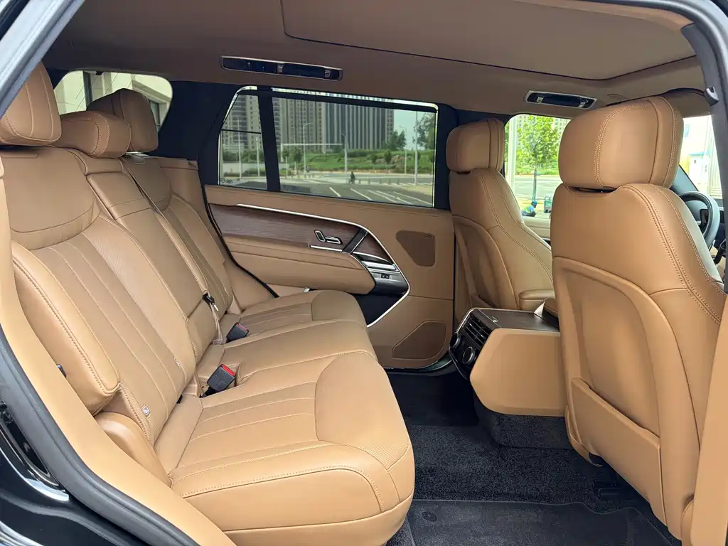 Land Rover Range Rover 2025 — фото 16