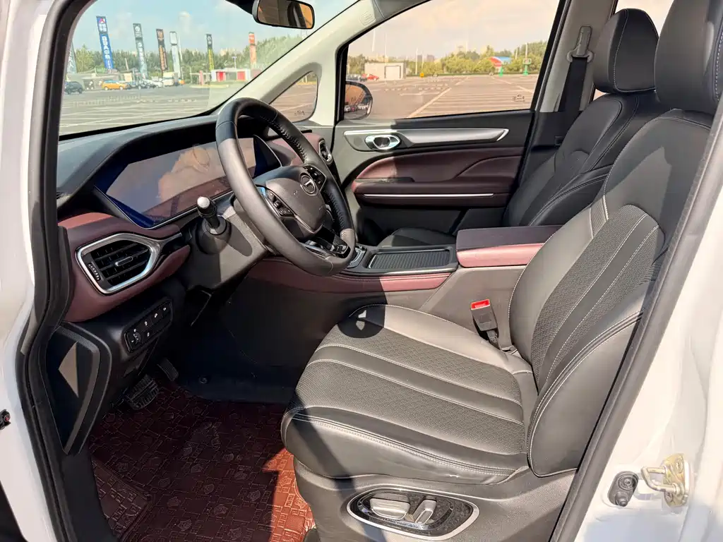 GAC Trumpchi M6 2022 — фото 10