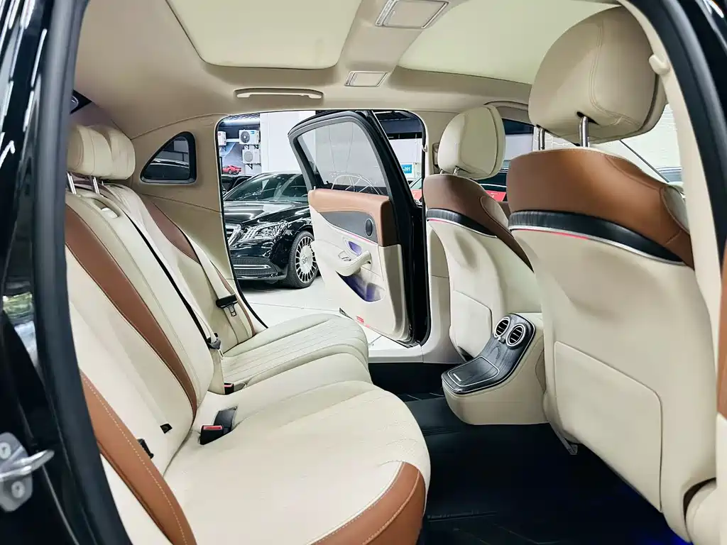 Mercedes-Benz E-Class 2023 — фото 5