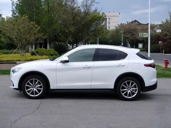 Alfa Romeo Stelvio 2019