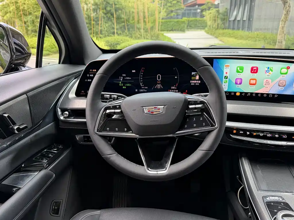 Cadillac XT5 2025 — фото 22