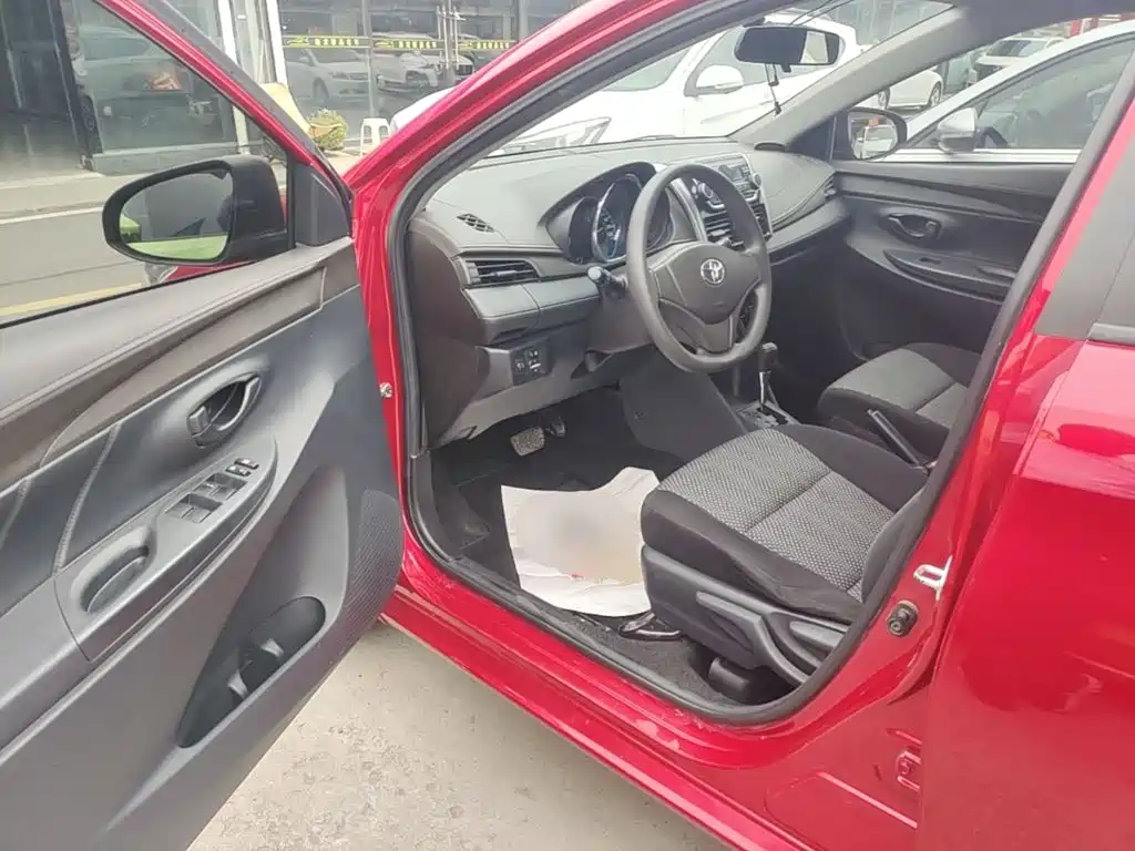 Toyota Vios 2015 — фото 16