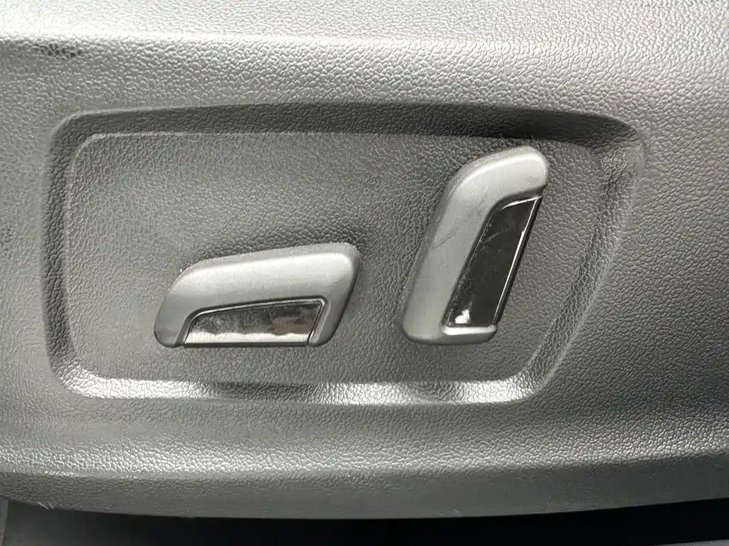 Mitsubishi Outlander 2023 — фото 12