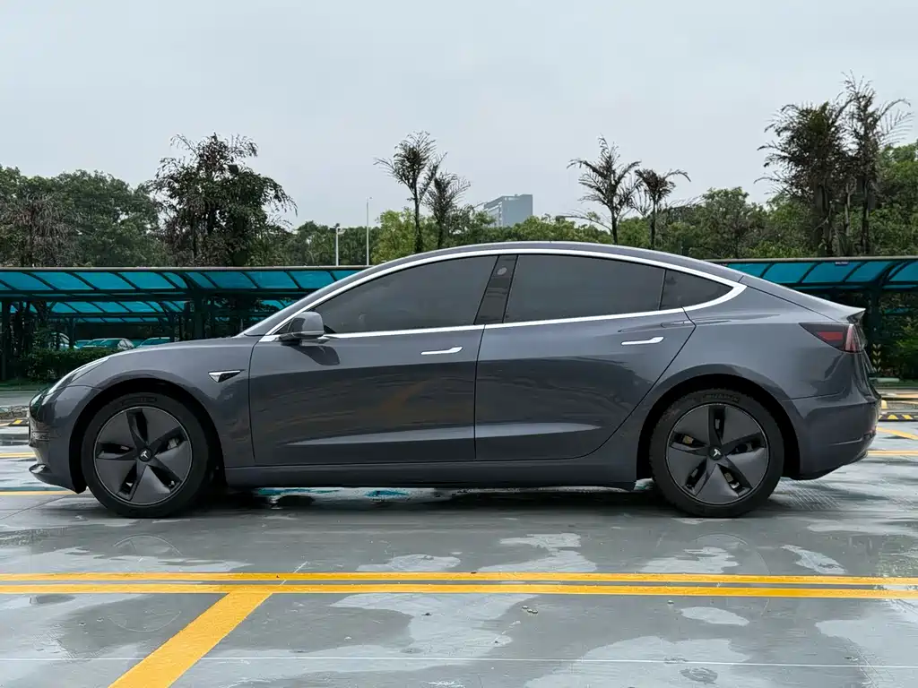 Tesla Model 3 2019 — фото 15