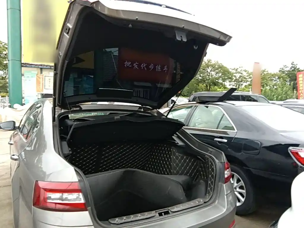 Skoda Octavia 2020 — фото 19