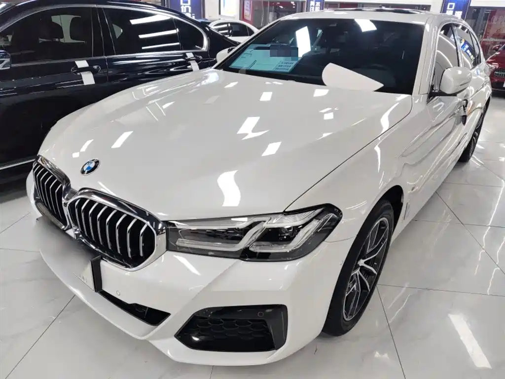 BMW 5 Series 2024 — фото 1