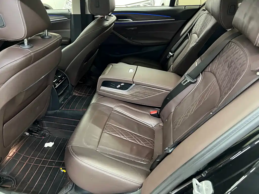 BMW 5 Series New Energy 2019 — фото 24