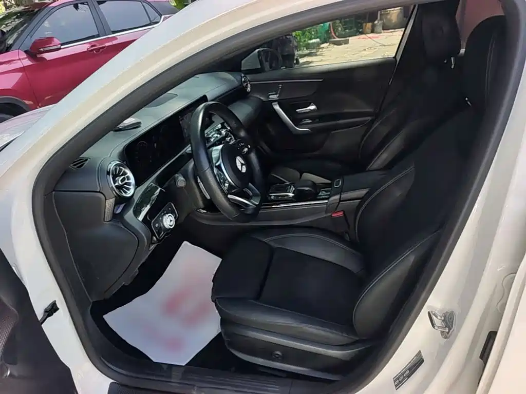 Mercedes-Benz A-Class 2021 — фото 15