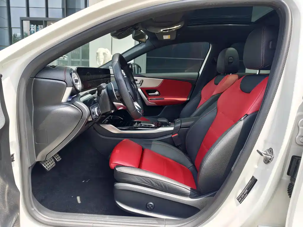 Mercedes-Benz A-Class AMG 2023 — фото 24