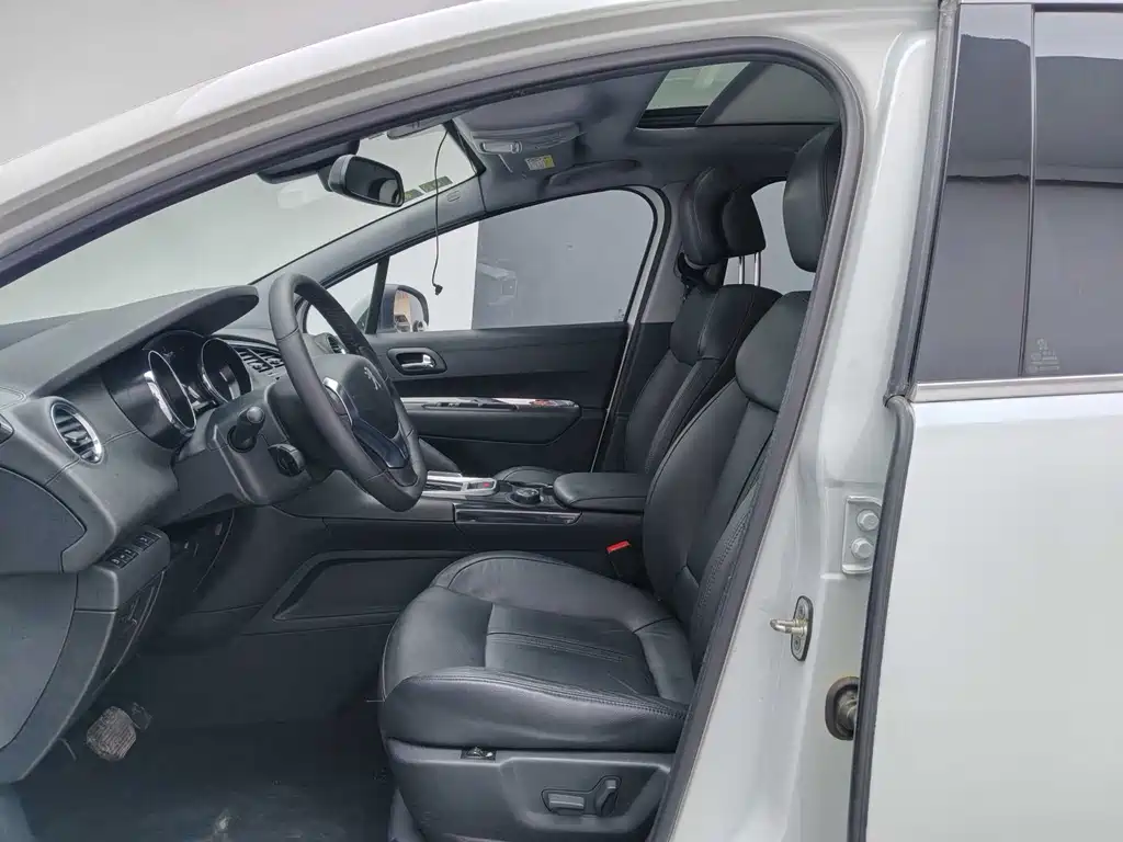 Peugeot 3008 2016 — фото 14