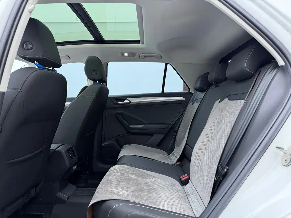 Volkswagen T-Roc 2022 — фото 18