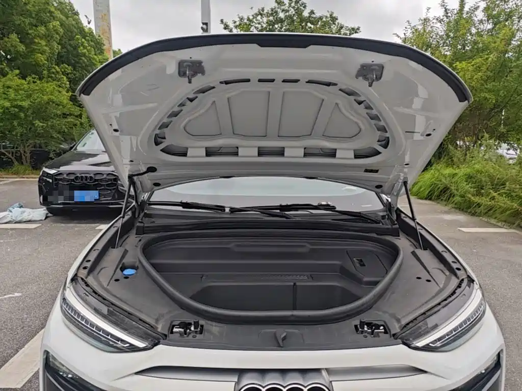Audi Q6L E-Tron 2025 — фото 20