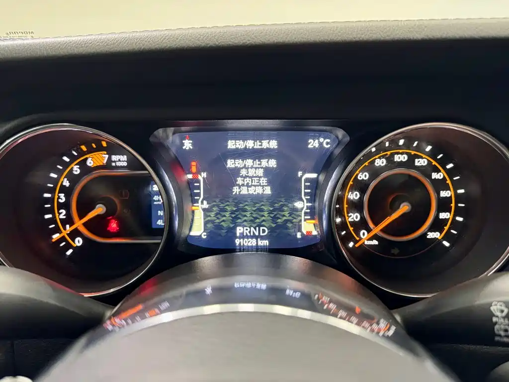Jeep Wrangler 2021 — фото 13