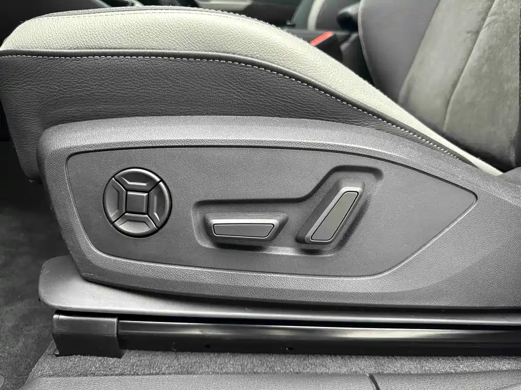 Audi Q3 2022 — фото 11