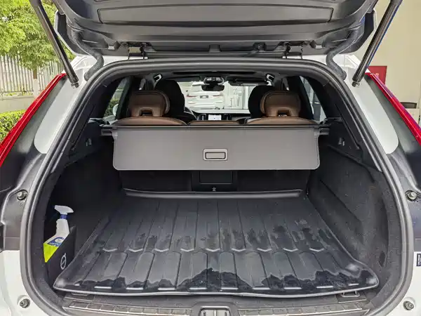 Volvo XC60 2025