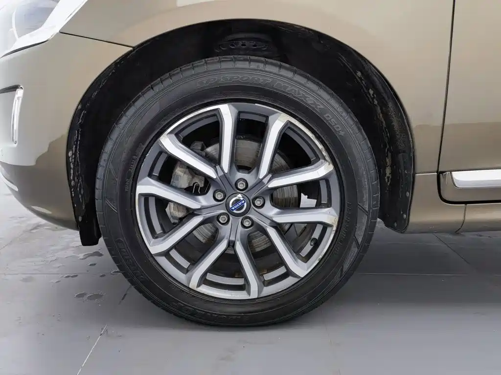 Volvo XC60 2017 — фото 17
