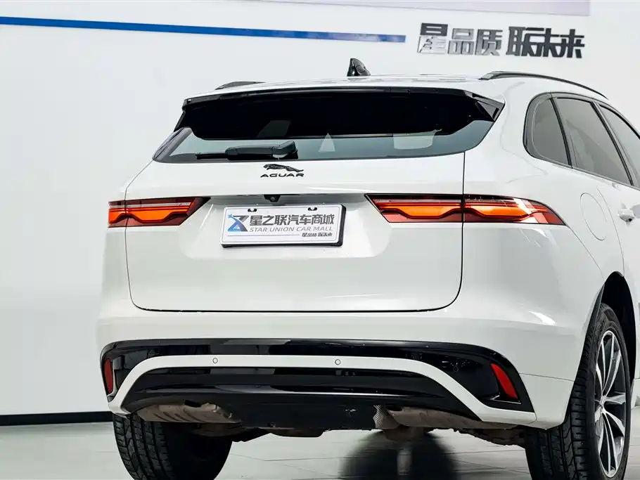 Jaguar F-PACE 2023 — фото 7