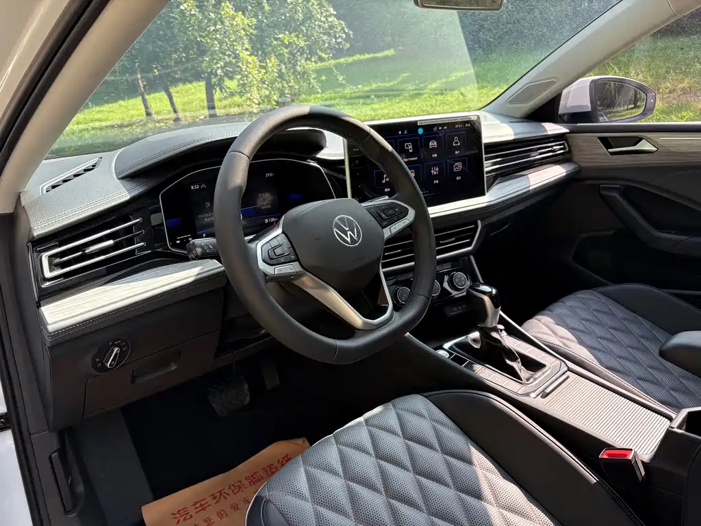 Volkswagen Sagitar 2022