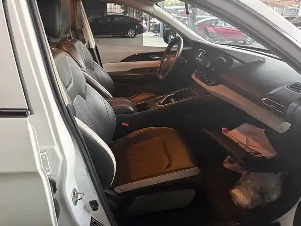 Dongfeng E70 2021