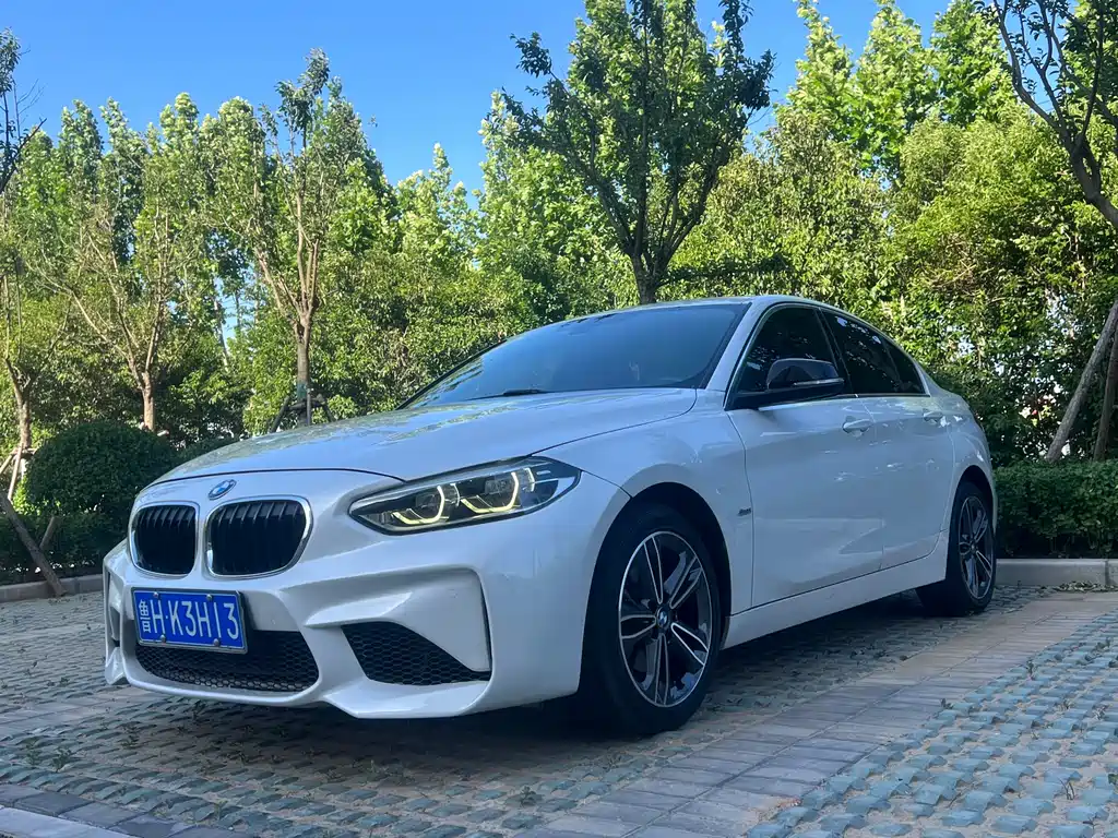 BMW 1 Series 2018 — фото 1